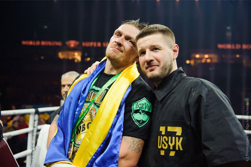 &quot;Сильно, достойно и валидольно&quot;: украинцы в восторге от победы Усика в нелегком бою